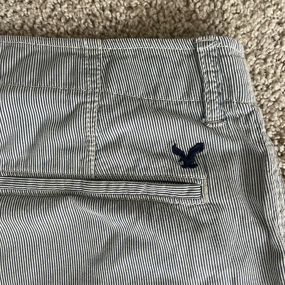 American Eagle Men’s Classic Fit Seersucker Shorts Blue White Pinstripe Size 34 - Picture 7 of 9